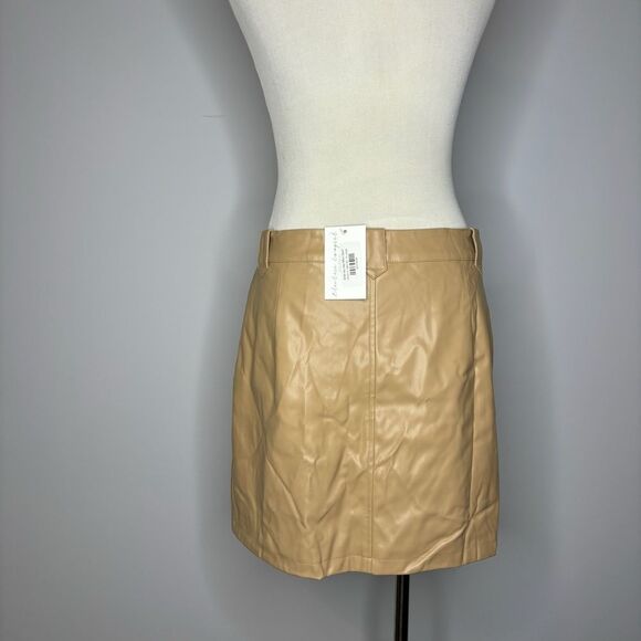 Miss Sparkling- Tan Wild As Her Mini Skirt - Picture 2 of 7
